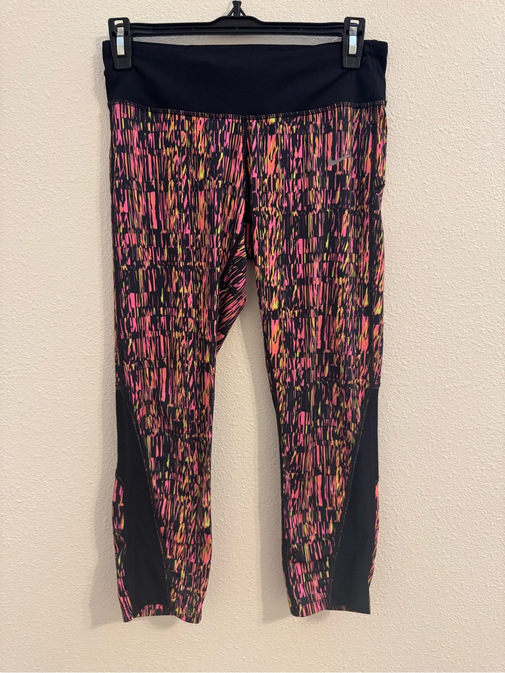 Nike Dri-FIT Women’s Small Printed Running Capri Leggings Pink Black